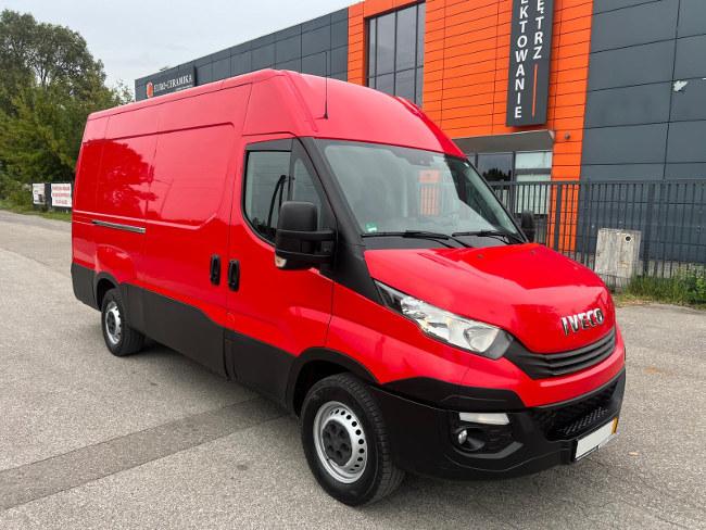 Furgonetka do wynajęcia w SadybaBus - Iveco 400